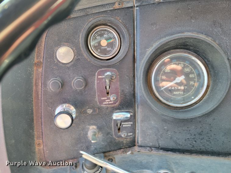 image for item KH9924 1985 Ford 9000  crane truck