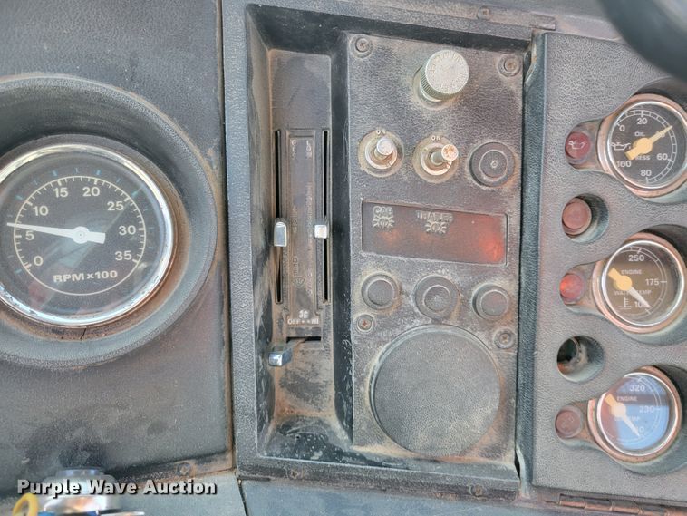 image for item KH9924 1985 Ford 9000  crane truck