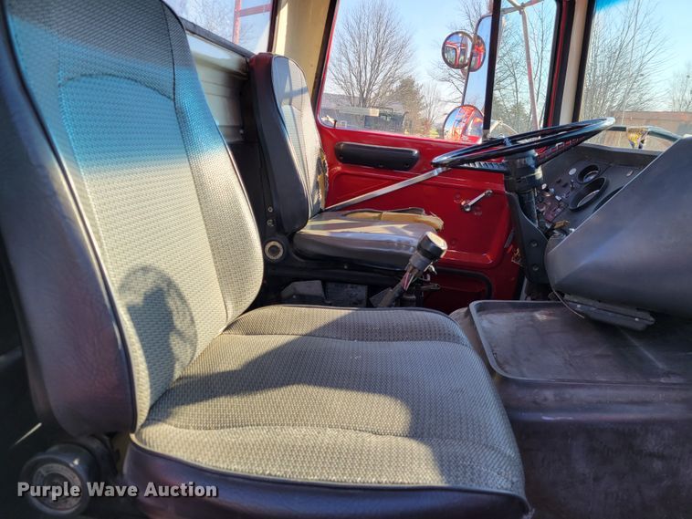 image for item KH9924 1985 Ford 9000  crane truck