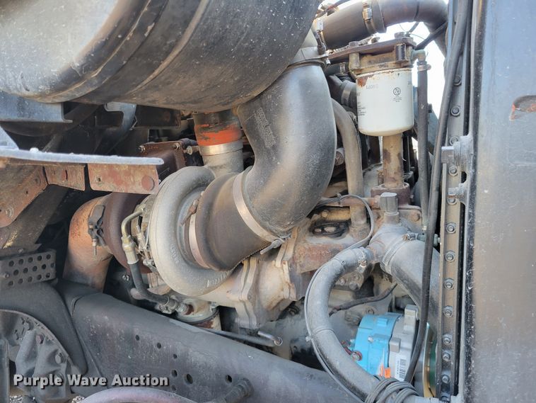 image for item KH9924 1985 Ford 9000  crane truck