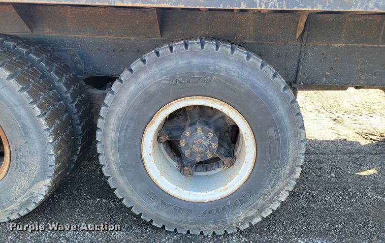 image for item KH9924 1985 Ford 9000  crane truck