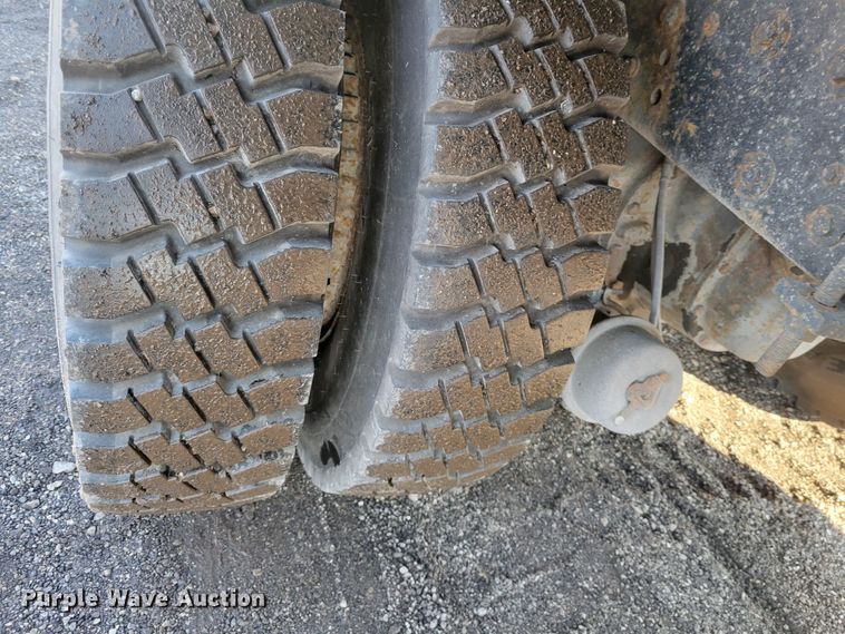 image for item KH9924 1985 Ford 9000  crane truck