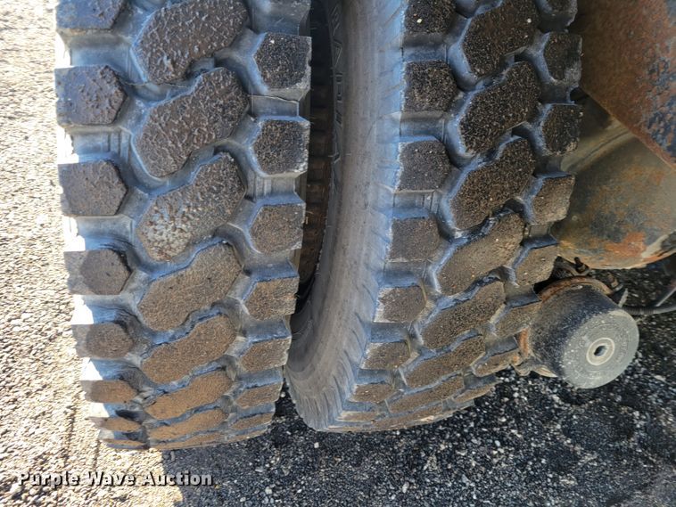 image for item KH9924 1985 Ford 9000  crane truck