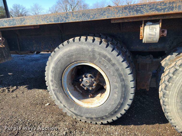 image for item KH9924 1985 Ford 9000  crane truck