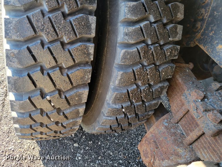 image for item KH9924 1985 Ford 9000  crane truck