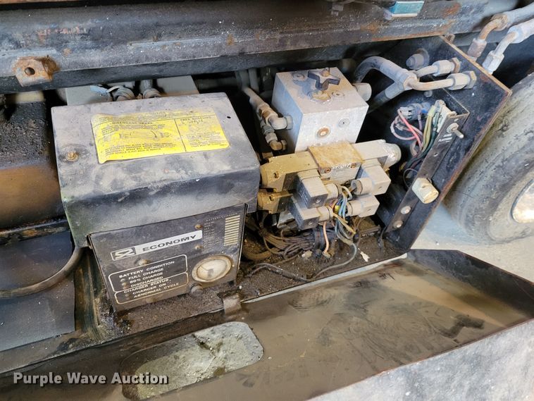 image for item KH9931 Wildcat 3000 20-32  scissor lift