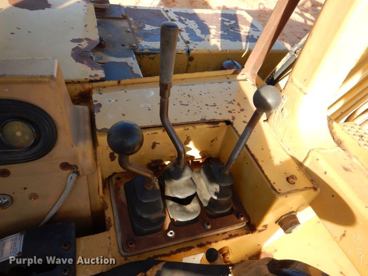 image for item KQ9601 1988 Caterpillar 613C  elevating scraper