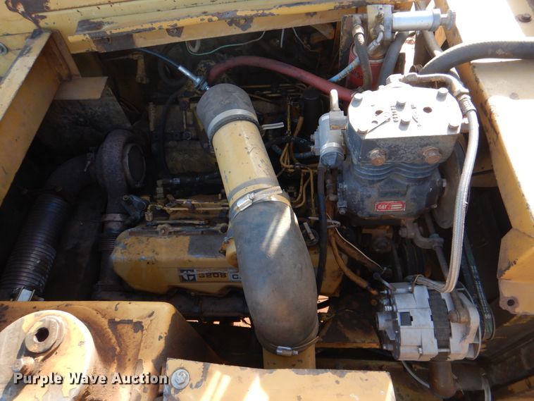 image for item KQ9601 1988 Caterpillar 613C  elevating scraper