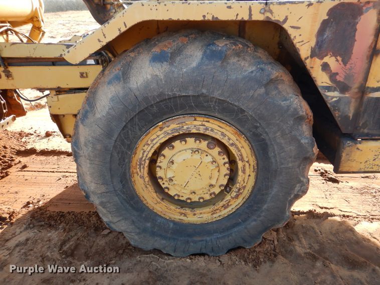 image for item KQ9601 1988 Caterpillar 613C  elevating scraper