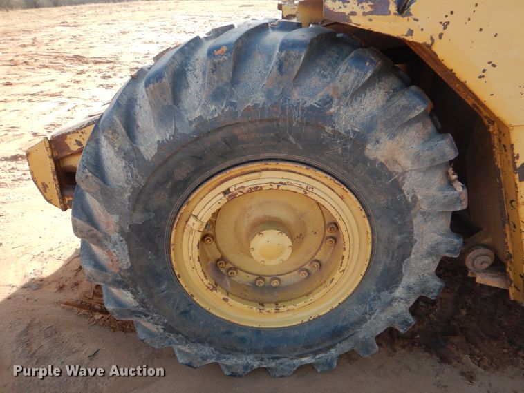 image for item KQ9601 1988 Caterpillar 613C  elevating scraper