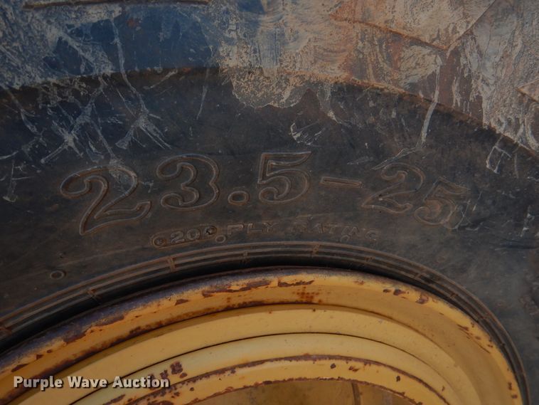 image for item KQ9601 1988 Caterpillar 613C  elevating scraper