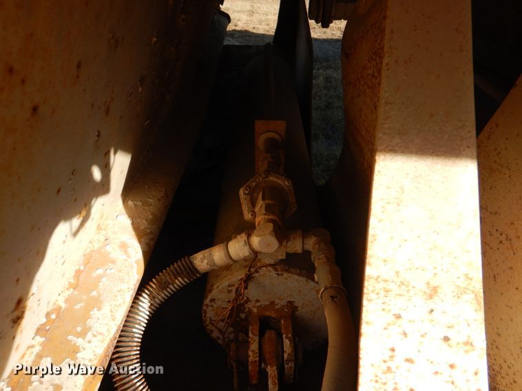 image for item KQ9602 1980 Load King 2030  bottom dump trailer