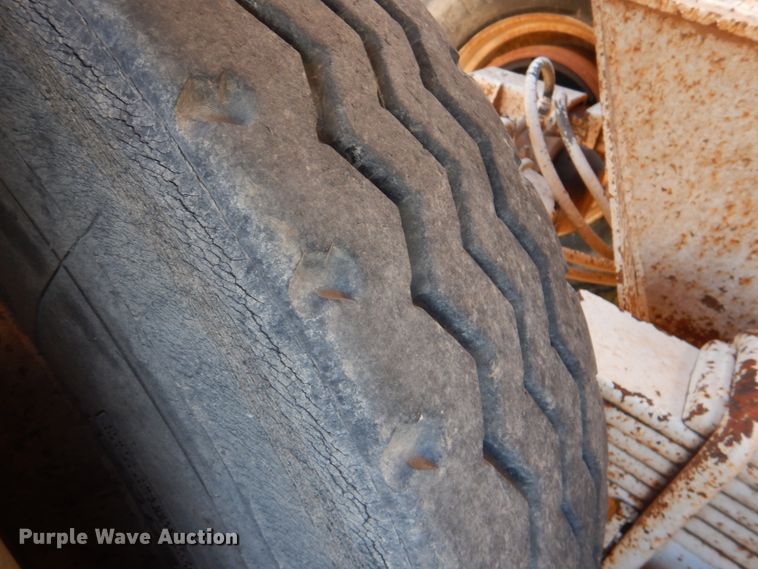 image for item KQ9602 1980 Load King 2030  bottom dump trailer