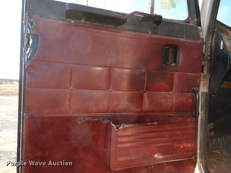 image for item KQ9603 1991 Peterbilt 377  dump truck