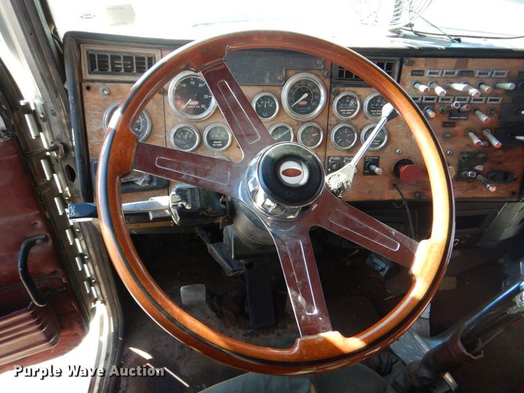 image for item KQ9603 1991 Peterbilt 377  dump truck