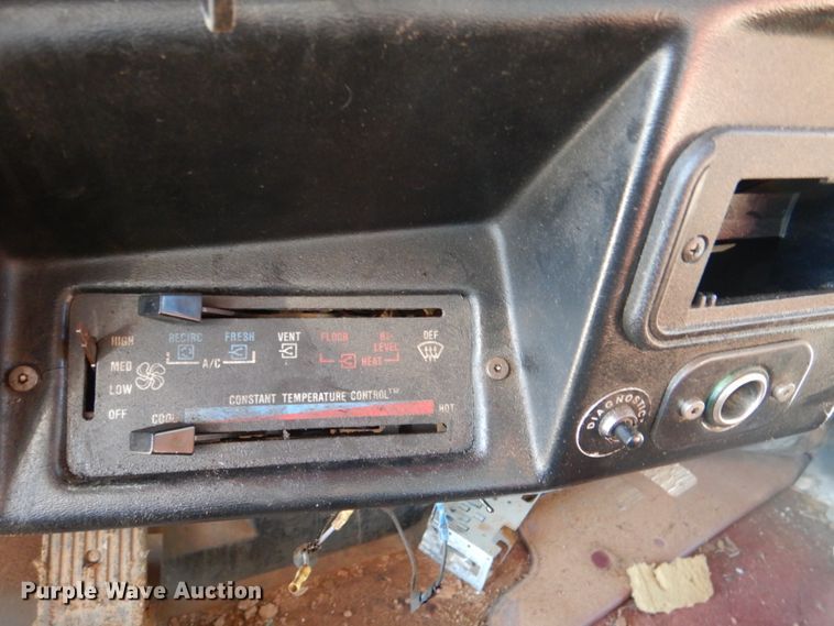 image for item KQ9603 1991 Peterbilt 377  dump truck