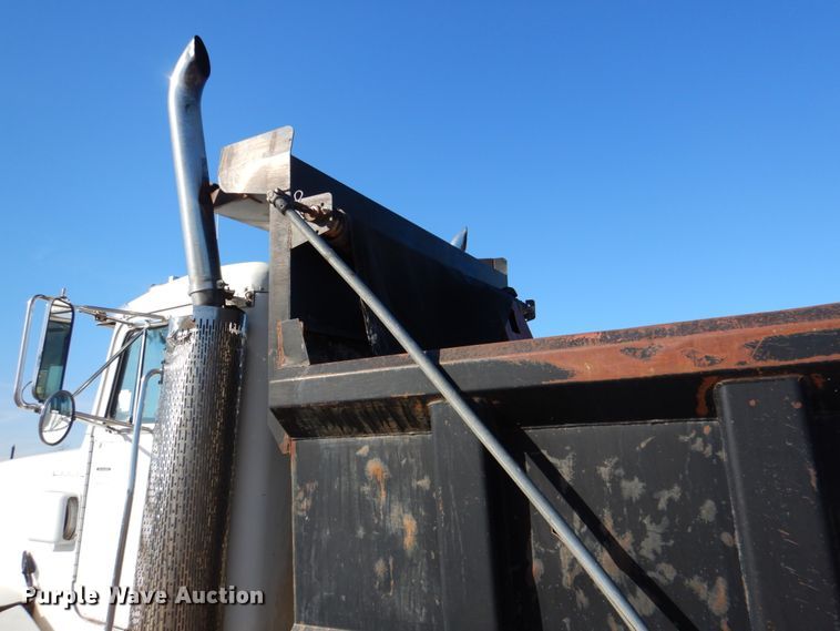 image for item KQ9603 1991 Peterbilt 377  dump truck