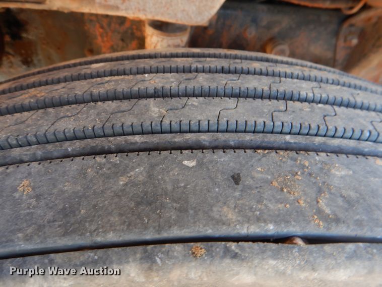 image for item KQ9603 1991 Peterbilt 377  dump truck