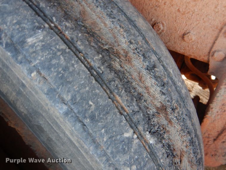 image for item KQ9603 1991 Peterbilt 377  dump truck