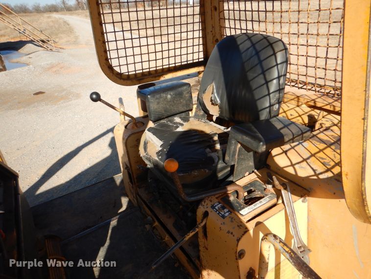 image for item KQ9606 1994 John Deere 850B  dozer