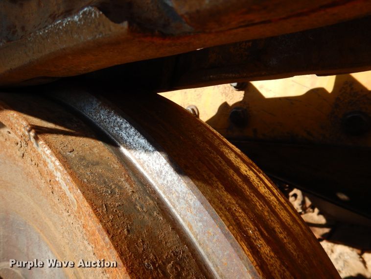 image for item KQ9606 1994 John Deere 850B  dozer