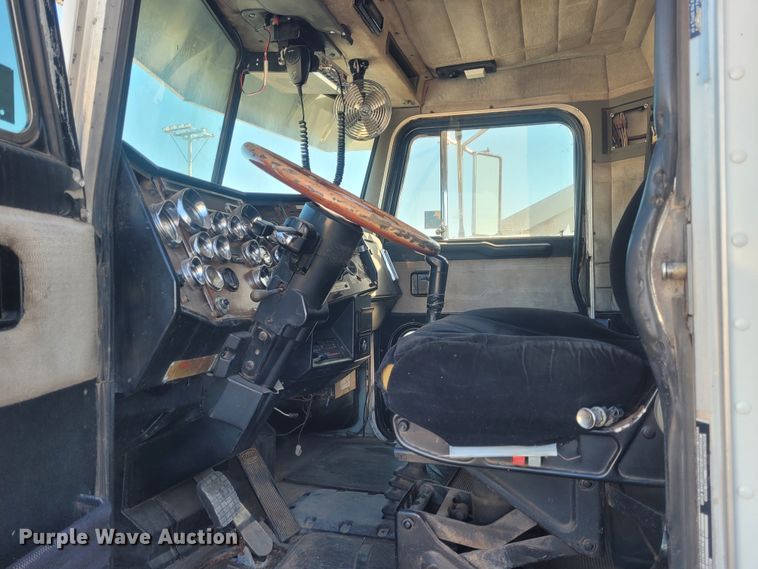 image for item DM1004 1992 Peterbilt 379  dump truck