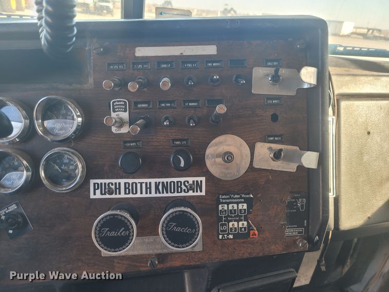 image for item DM1004 1992 Peterbilt 379  dump truck