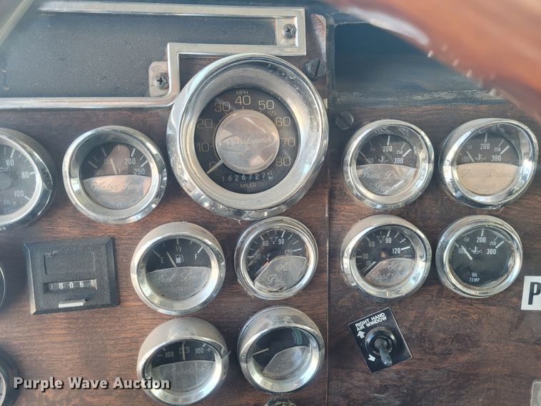 image for item DM1004 1992 Peterbilt 379  dump truck