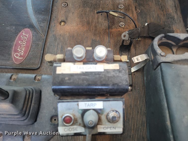 image for item DM1004 1992 Peterbilt 379  dump truck