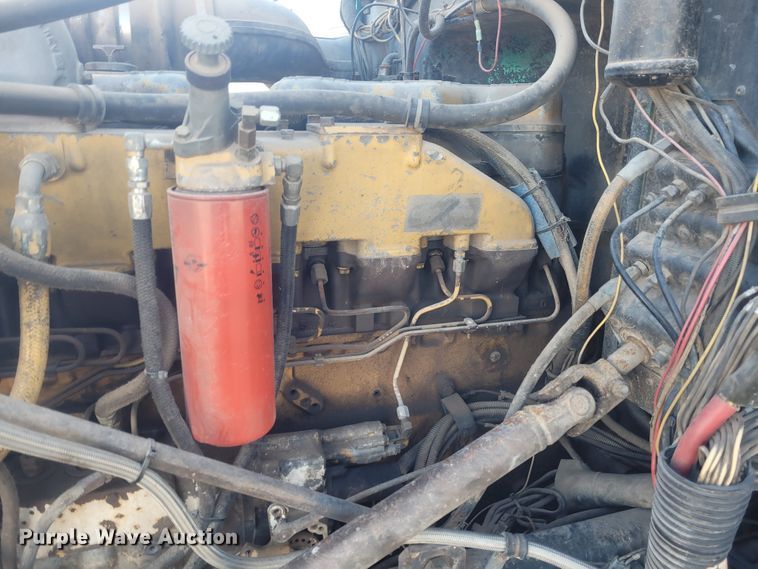 image for item DM1004 1992 Peterbilt 379  dump truck