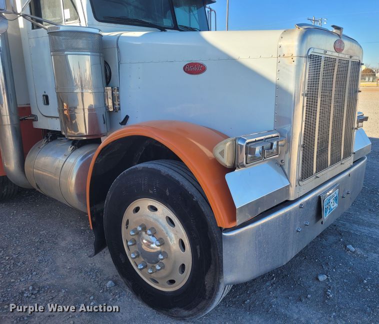 image for item DM1004 1992 Peterbilt 379  dump truck