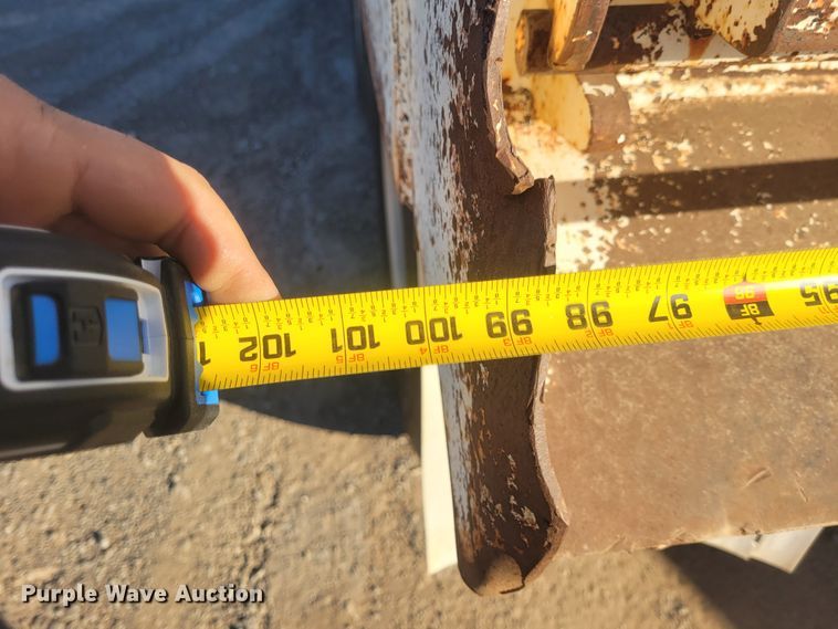 image for item DM1004 1992 Peterbilt 379  dump truck