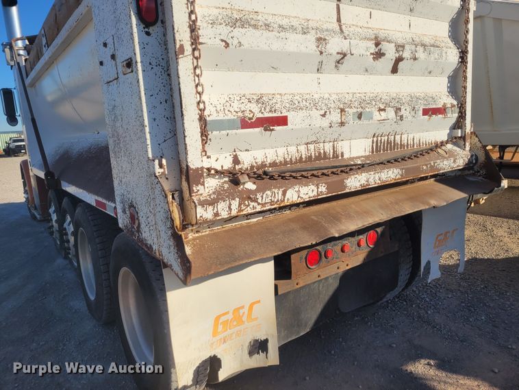 image for item DM1004 1992 Peterbilt 379  dump truck