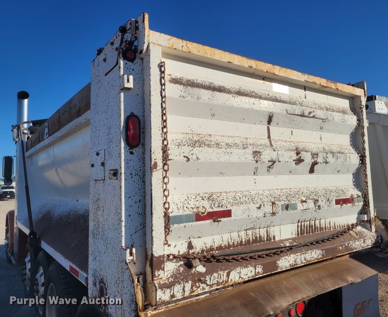 image for item DM1004 1992 Peterbilt 379  dump truck