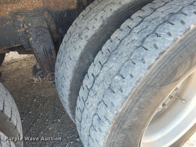 image for item DM1004 1992 Peterbilt 379  dump truck