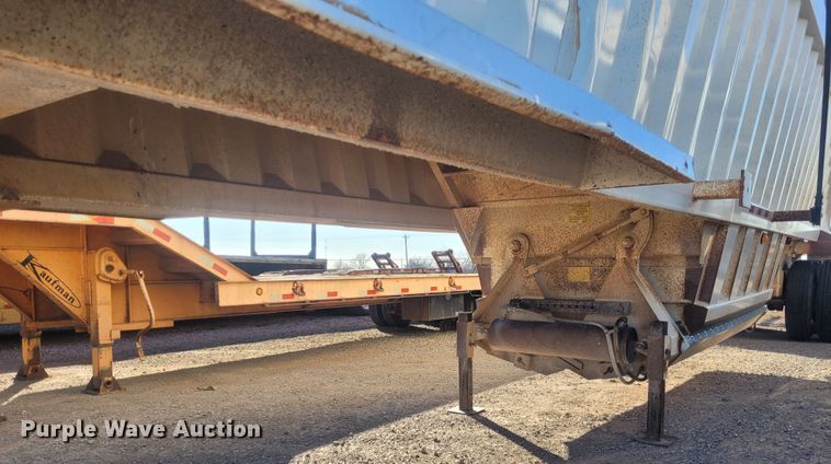 image for item DM1005 2011 CTS  bottom dump trailer
