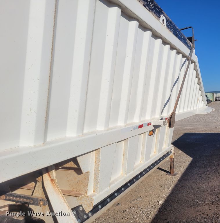 image for item DM1005 2011 CTS  bottom dump trailer