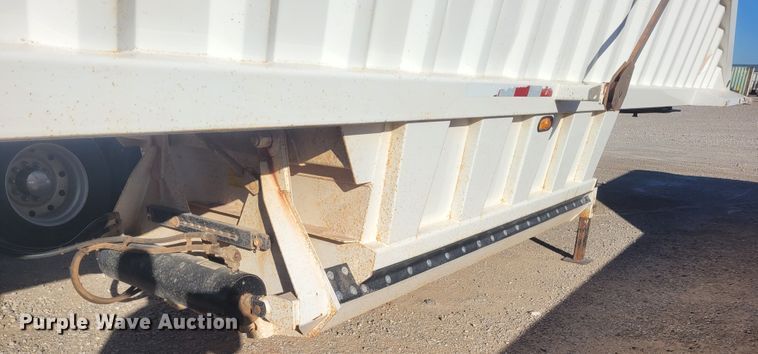 image for item DM1005 2011 CTS  bottom dump trailer