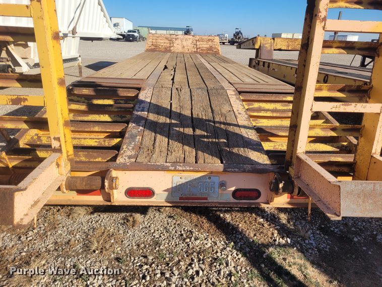image for item DM1006 2008 Kaufman R25T  drop deck trailer