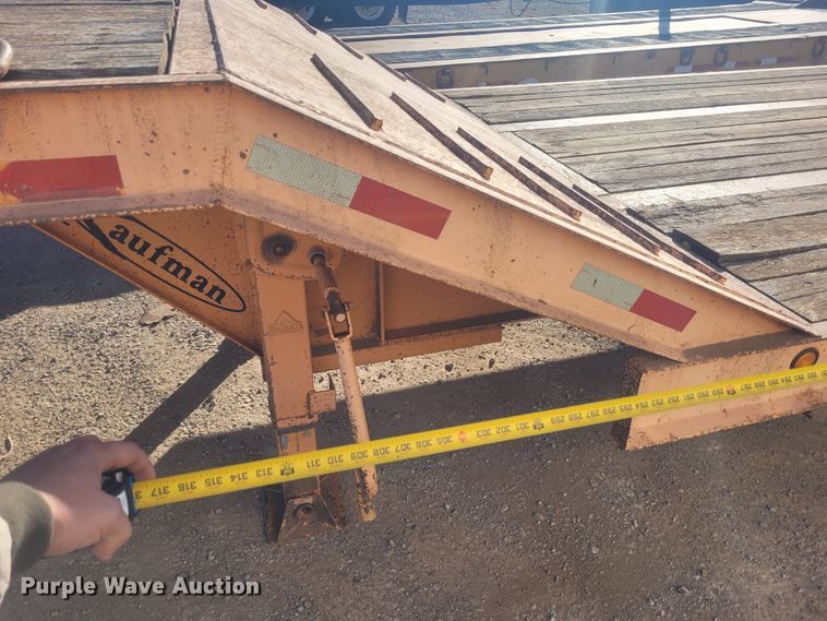 image for item DM1006 2008 Kaufman R25T  drop deck trailer