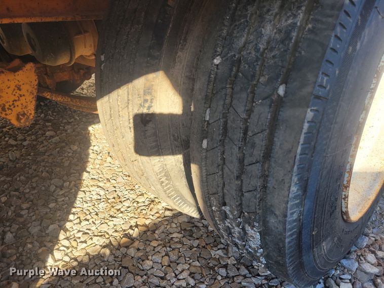 image for item DM1006 2008 Kaufman R25T  drop deck trailer