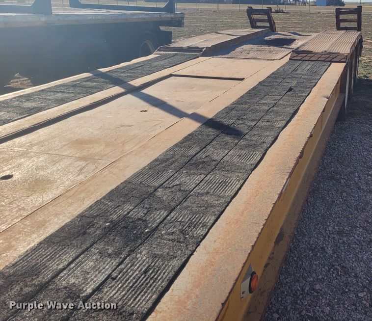 image for item DM1007 1997 Atoka 22-FLLE-50-3  drop deck trailer