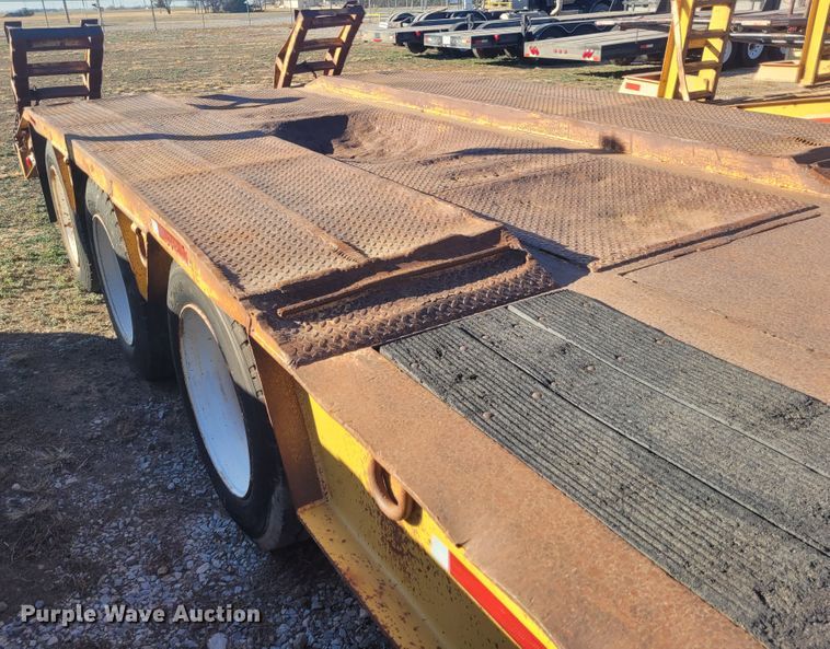 image for item DM1007 1997 Atoka 22-FLLE-50-3  drop deck trailer