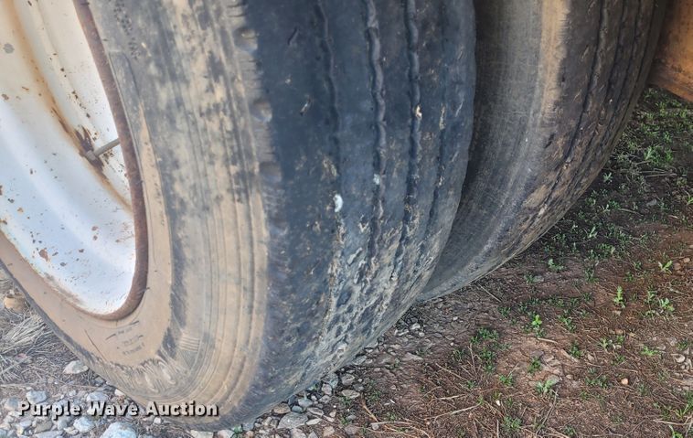 image for item DM1007 1997 Atoka 22-FLLE-50-3  drop deck trailer