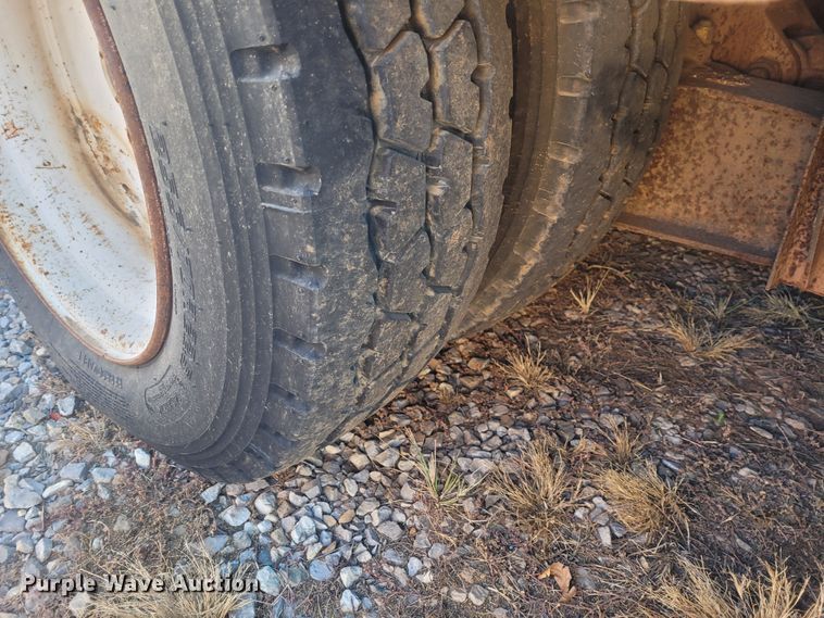 image for item DM1007 1997 Atoka 22-FLLE-50-3  drop deck trailer