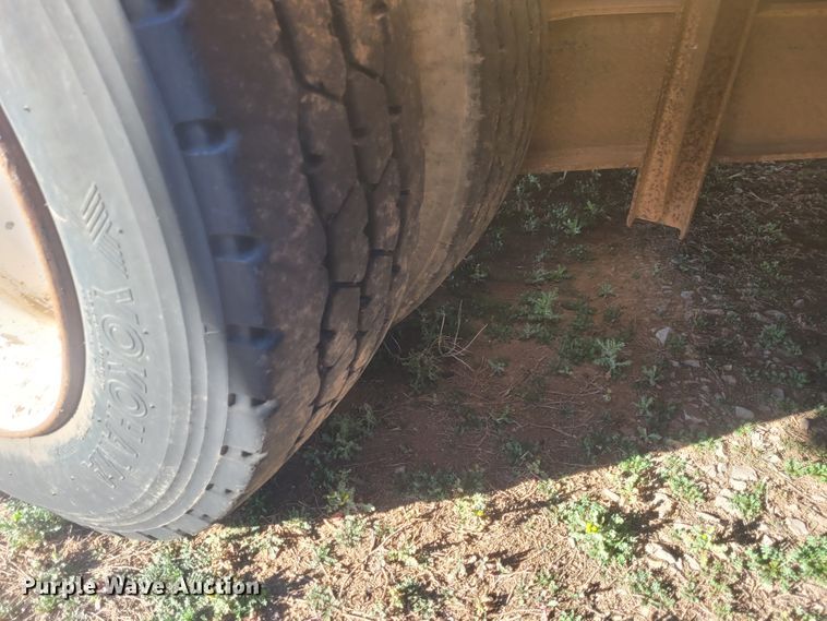 image for item DM1007 1997 Atoka 22-FLLE-50-3  drop deck trailer