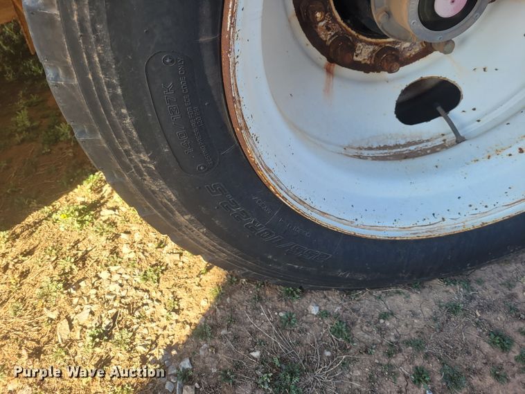 image for item DM1007 1997 Atoka 22-FLLE-50-3  drop deck trailer