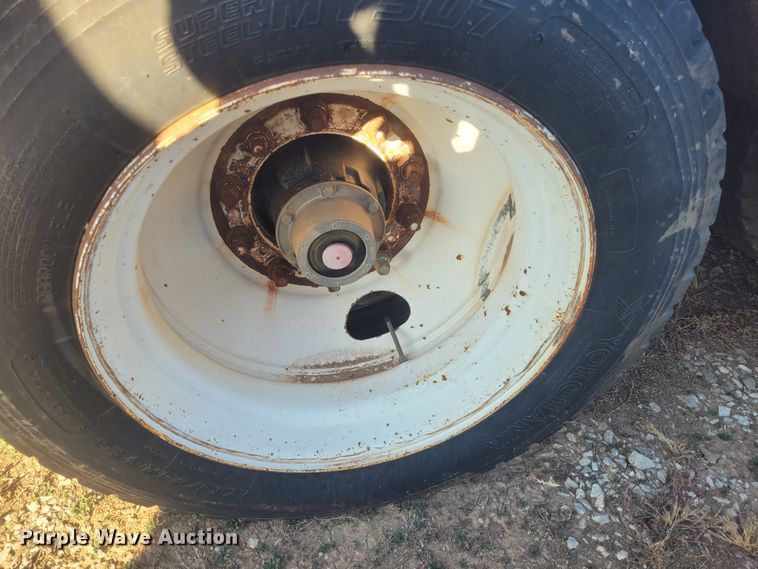 image for item DM1007 1997 Atoka 22-FLLE-50-3  drop deck trailer