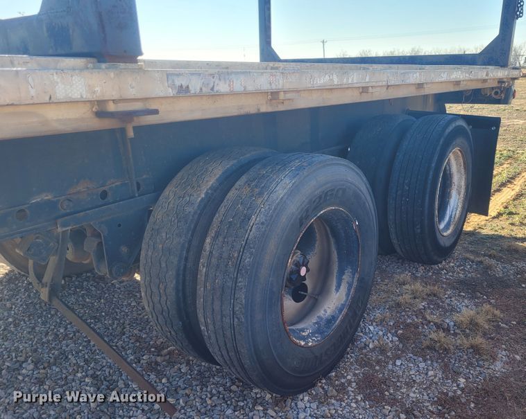 image for item DM1008 1992 Freuhauf Float  flatbed trailer