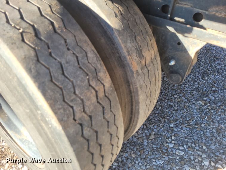 image for item DM1008 1992 Freuhauf Float  flatbed trailer